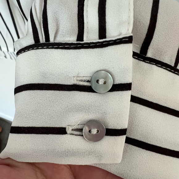 H&M Chiffon V Neck Blouse - Picture 7 of 8